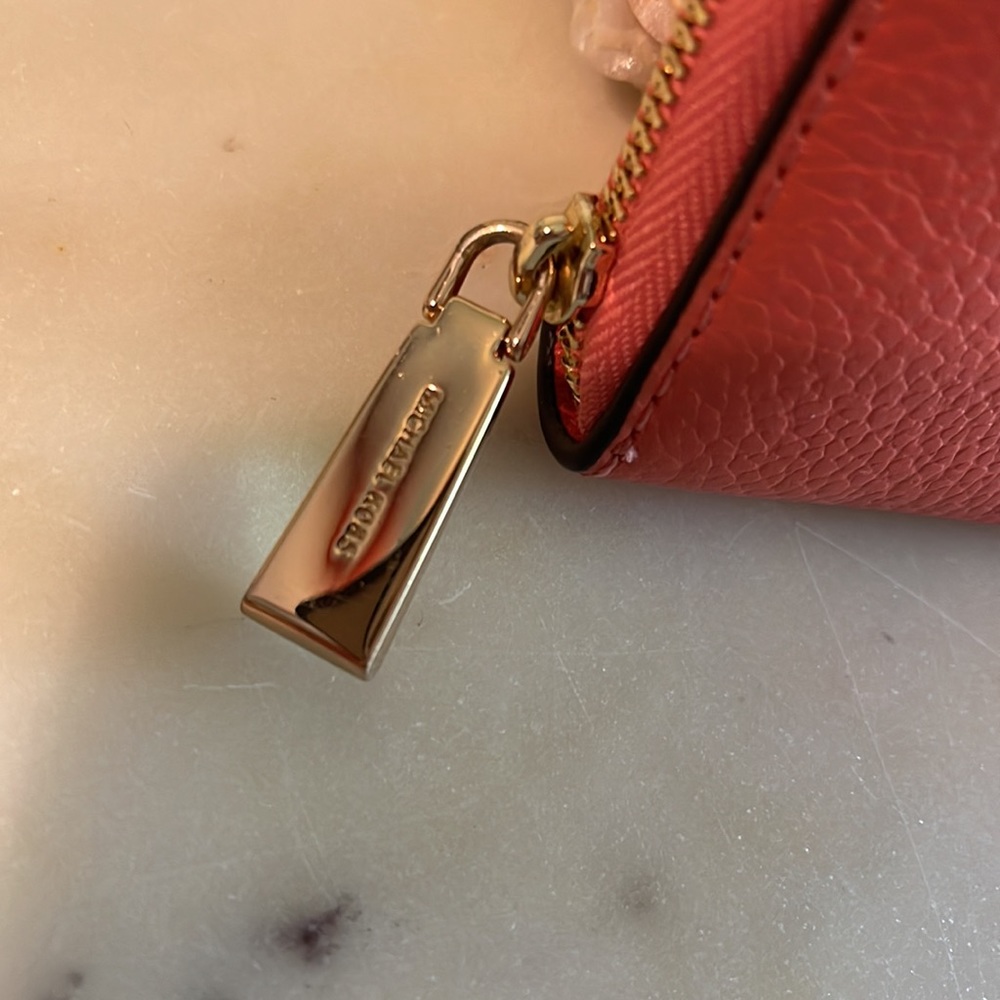Michael Kors Coral Wallet - Picture 5 of 9